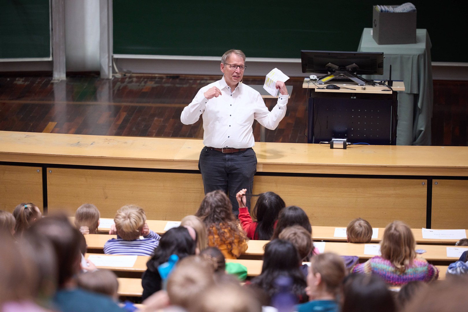 Prorektor Prof. Dr. Klaus Sandmann lobte