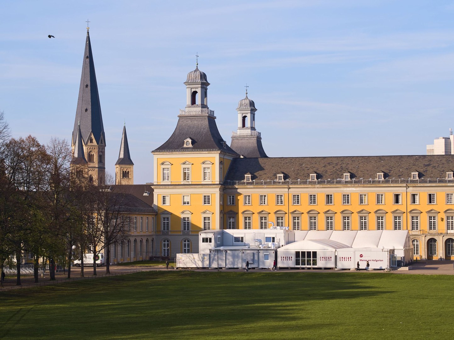 In der Mensa am Hofgarten der Universität Bonn - hat das Studierendenwerk Bonn im Mai 2023 einen fleischlosen Monat angeboten. Forscherinnen der Universitäten Bonn und Kassel begleiteten das Experiment