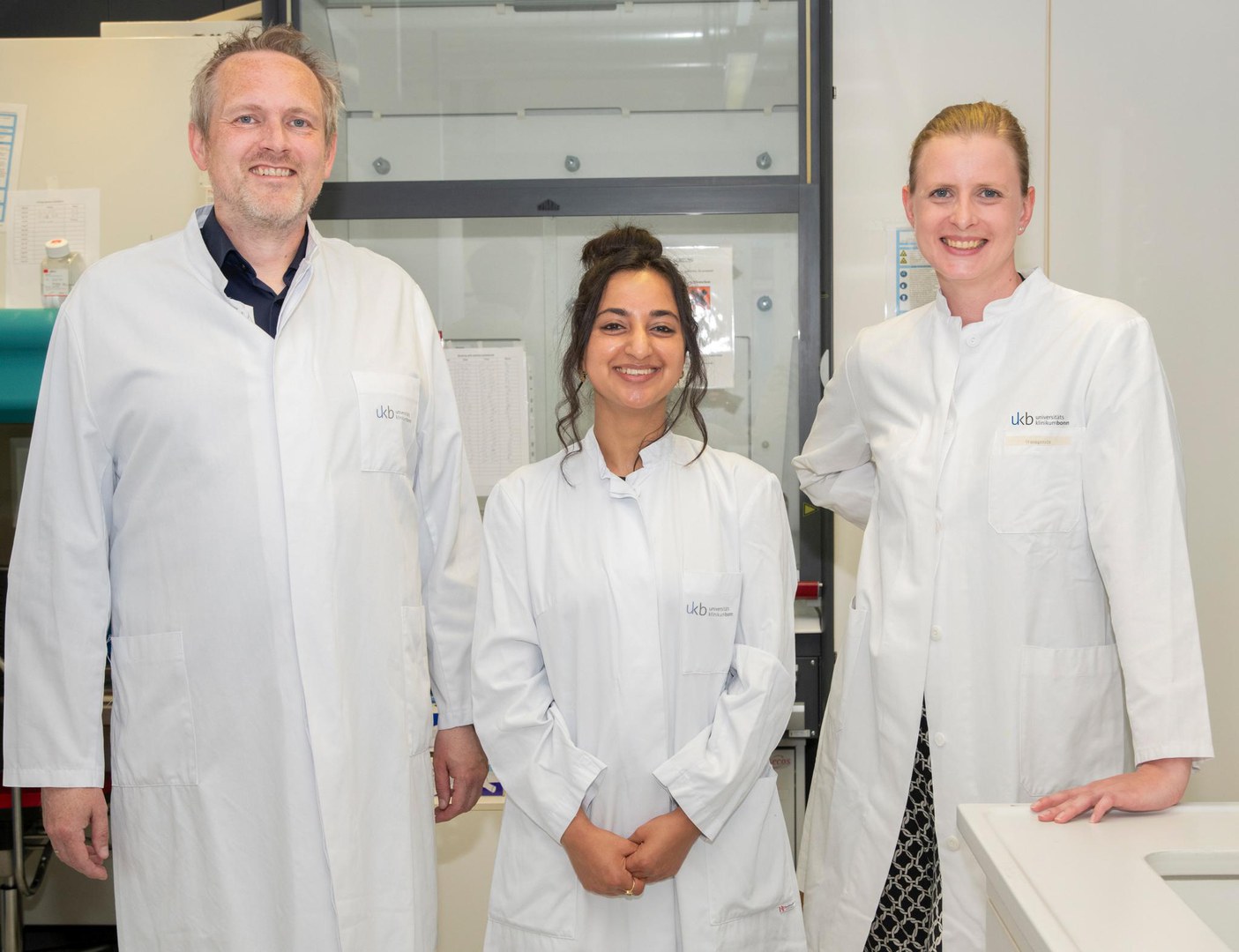 Bonn researchers establish efficient, cost-effective method for generating endothelial cells from stem cells for cardiovascular research: (from left) Prof. Volker Busskamp, Kritika Sharma and first author Dr. Sarah Rieck.