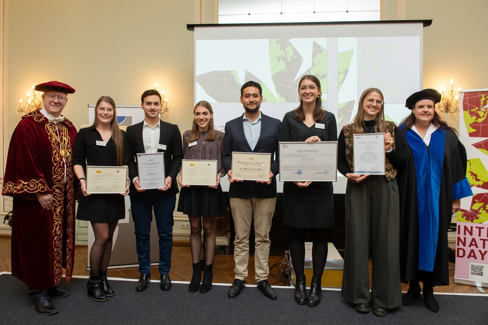 During the International Days at the University of Bonn, outstanding young academics were honoured with state awards.