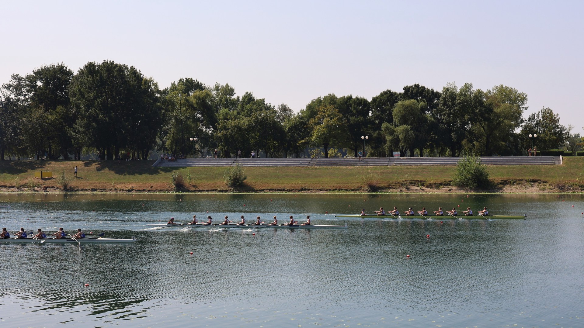 Thanks to a spirited final spurt, the Bonn women's eight (above) was able to defend its lead and extend it to three quarters of a boat length at the finish.